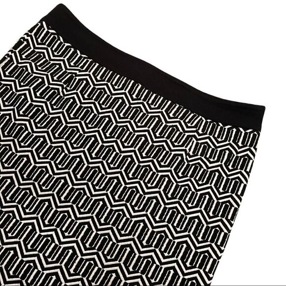banana Republic Patterned Skirt Sz 10 - Picture 2 of 9